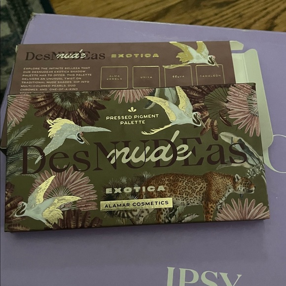 Alamar Cosmetics DesNUDEAs Eyeshadow Palette - Picture 3 of 4